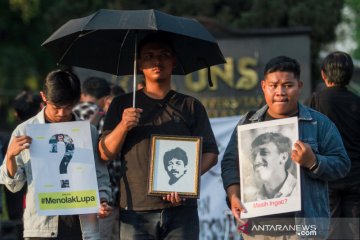 Mahasiswa UNS peringati kematian aktivis Munir