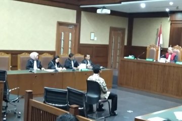 Rommy didakwa terima suap Rp325 juta dan Rp91,4 juta