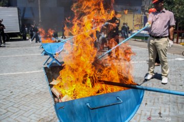 Bea Cukai Juanda musnahkan barang hasil tegahan