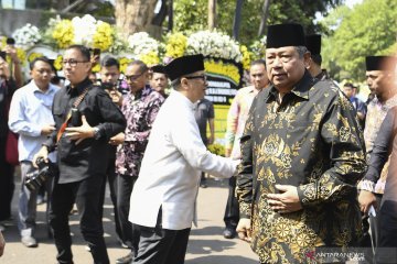 BJ Habibie wafat : SBY melayat ke rumah duka
