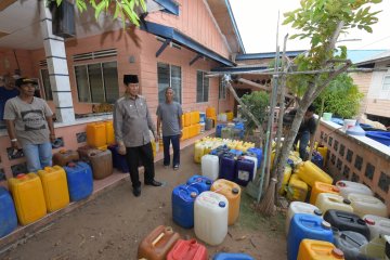 Sumur kering, warga Pulau Penyengat kesulitan air bersih