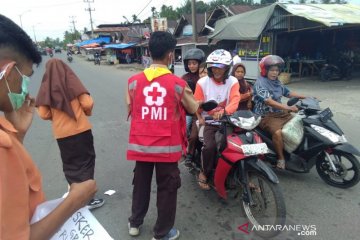 PMI Pasaman Barat bagikan masker ke masyarakat