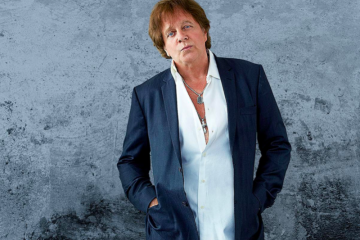 Rocker Eddie Money "Take Me Home Tonight" meninggal di usia 70 tahun