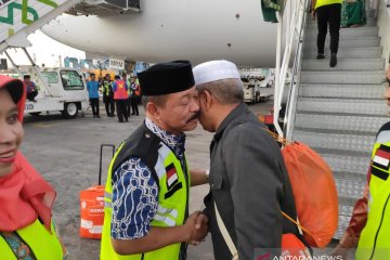 Wabup Gowa jemput jamaah haji kloter 40 di bandara