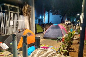 Puluhan pencari suaka kembali tempati trotoar Kebon Sirih Jakarta