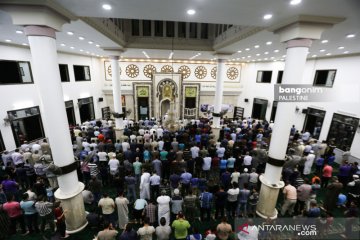 Umat Islam Palestina di Gaza shalat gaib hormati BJ Habibie