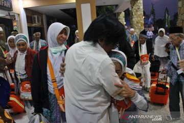Haji kloter 97 Debarkasi Surakarta tiba di Tanah Air
