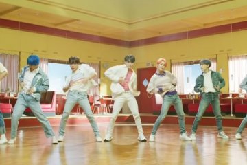 Video musik "Boy With Luv" tembus angka 550 juta penonton