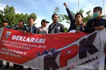 Tolak revisi UU KPK di Makassar