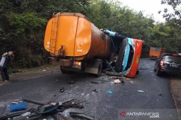 Kecelakaan bus dan truk tangki di Way Kanan, 8 orang tewas