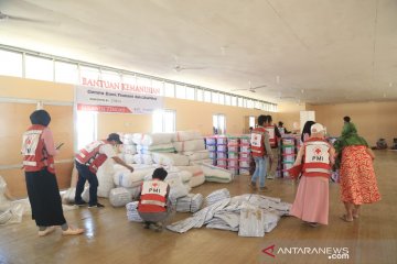 PMI Palu distribusikan ratusan paket bantuan untuk korban likuifaksi