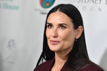 Demi Moore ungkap perselingkuhan hingga keguguran dalam memoarnya