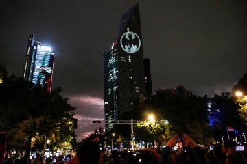 "Sinyal kelelawar" menyala, tandai peringatan 80 tahun Batman