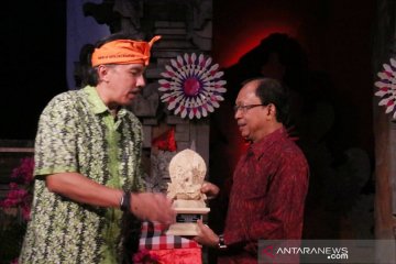 Ikatan alumni ITB anugerahkan penghargaan untuk Gubernur Bali