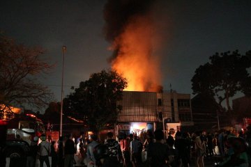 KRL Duri-Tangerang kembali beroperasi usai kebakaran di Pesing
