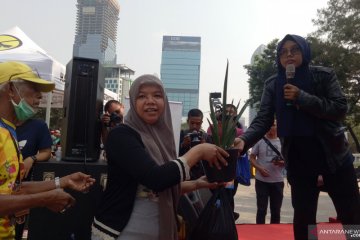 17 tahun Car Free Day, Pemprov DKI bagikan 100 tanaman lidah mertua