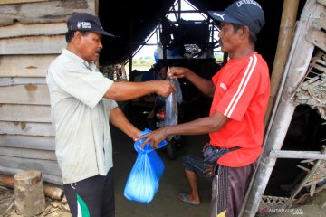 Barter garam dengan sembako