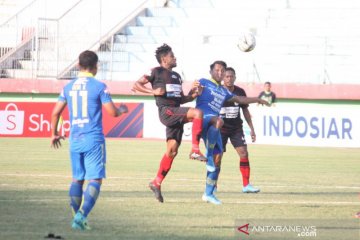 Persib Bandung kalahkan Persipura 3-1 di Sidoarjo