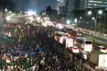 Demo tolak RKUHP, mahasiswa blokade jalan tol S Parman