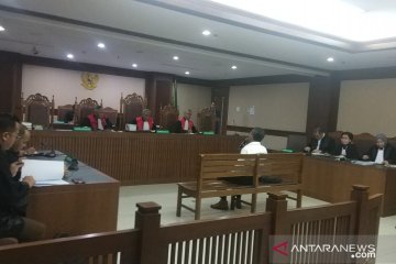 Mantan dirut PLN didakwa rugikan keuangan negara Rp188,745 miliar