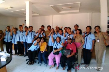 Penyandang disabilitas dilatih bahasa Inggris di Bali