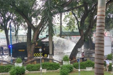 Demo mahasiswa di DPRD Sumut ricuh