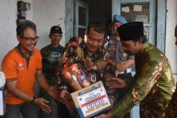 Pemkab Wonosobo berikan bantuan korban puting beliung