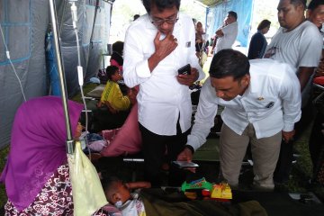 Pasien RSUD dr Umarela jalani perawatan di tenda pengungsian