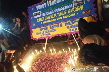 UHO gelar tabur bunga atas gugurnya mahasiswa dalam aksi demo