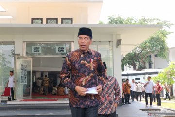 Jokowi perintahkan TNI/Polri dan kementerian bantu korban gempa Ambon