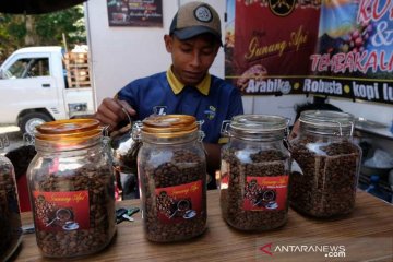 Di Temanggung ada budaya tiap Jumat minum kopi