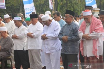 Ribuan umat Islam di Samarinda lakukan Shalat Istisqo