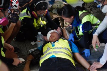 Wartawan Indonesia kena peluru karet saat liput demonstrasi Hong Kong