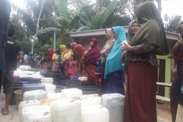Bank NTB syariah salurkan bantuan air bersih