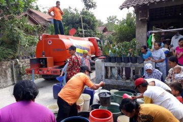 Cilacap salurkan bantuan air bersih di 78 desa kekeringan