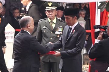 Habibie Wafat - Presiden Jokowi jadi irup upacara pemakaman BJ Habibie
