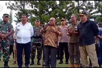 Gubernur Papua temui pengungsi Wamena