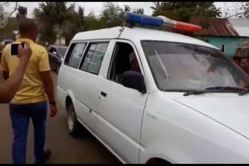 Jenazah mahasiswa Kendari disambut isak tangis keluarga