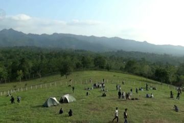 Bukit Waruwangi, wisata edukasi yang digandrungi