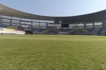 Ganjar puji Stadion Manahan berkelas internasional