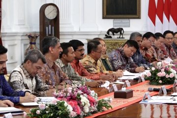 Jokowi minta masukan pengusaha tekstil antisipasi kelesuan global