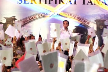 Presiden Jokowi bagikan 3000 sertifikat tanah di Sukoharjo