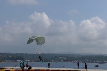 Penerjun TNI siap sambut Jokowi pada puncak Sail Nias