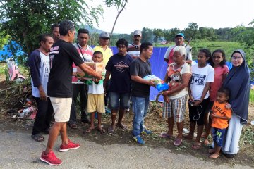 Mercy Barends bantu korban terdampak gempa Ambon