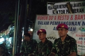 Anggota TNI AL perketat penjagaan Polsek Palmerah