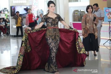 Bandara Juanda gelar peragaan busana peringati Hari Batik