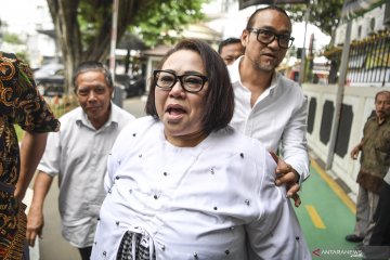 Nunung sebut banyak doa sebelum sidang perdana