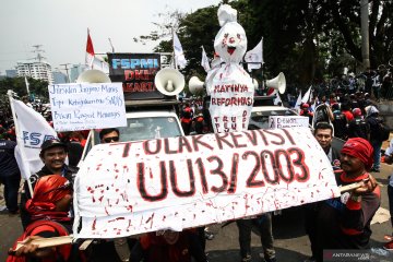 Unjukrasa buruh di berbagai daerah