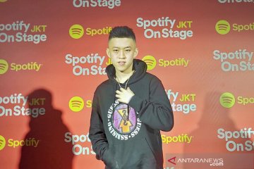 Bosan di rumah, Rich Brian buat video klip "Tokyo Drift Freestyle"