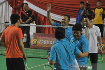 pertandingan bersama pebulutangkis nasional